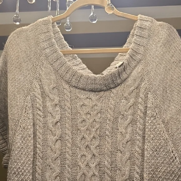 Yvos Cozy Cable Knit Short Sleeve Sweater Dress 79% Acrylic, 30% Alpaca. - Picture 3 of 16